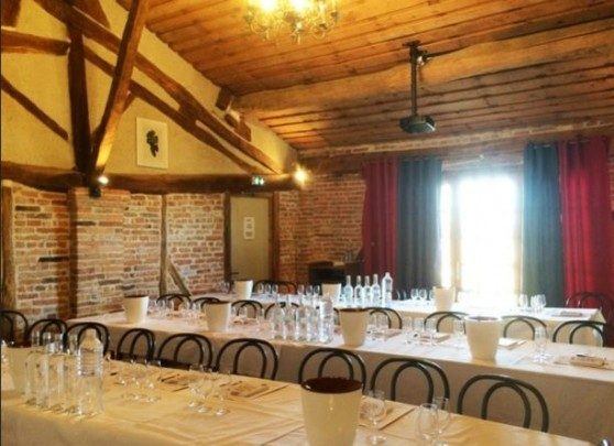 Château Saint Louis · la salle du conseil en configuration réunion